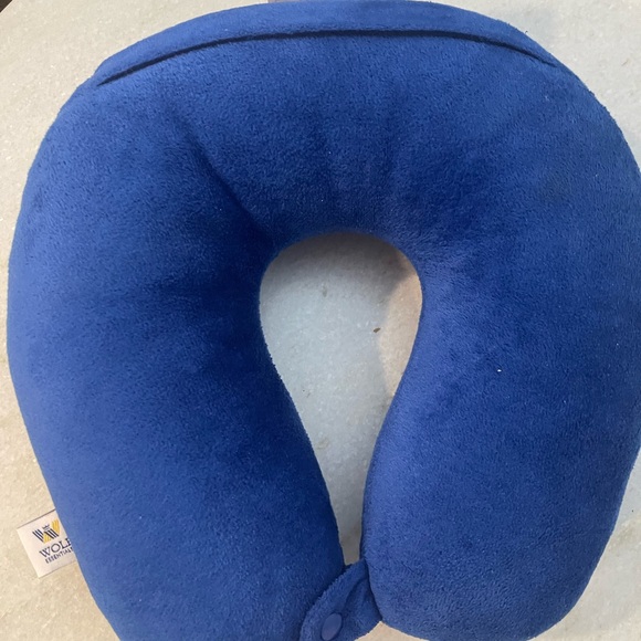 Wolf Essentials Royal Blue Neck Pillow USED - Picture 2 of 8